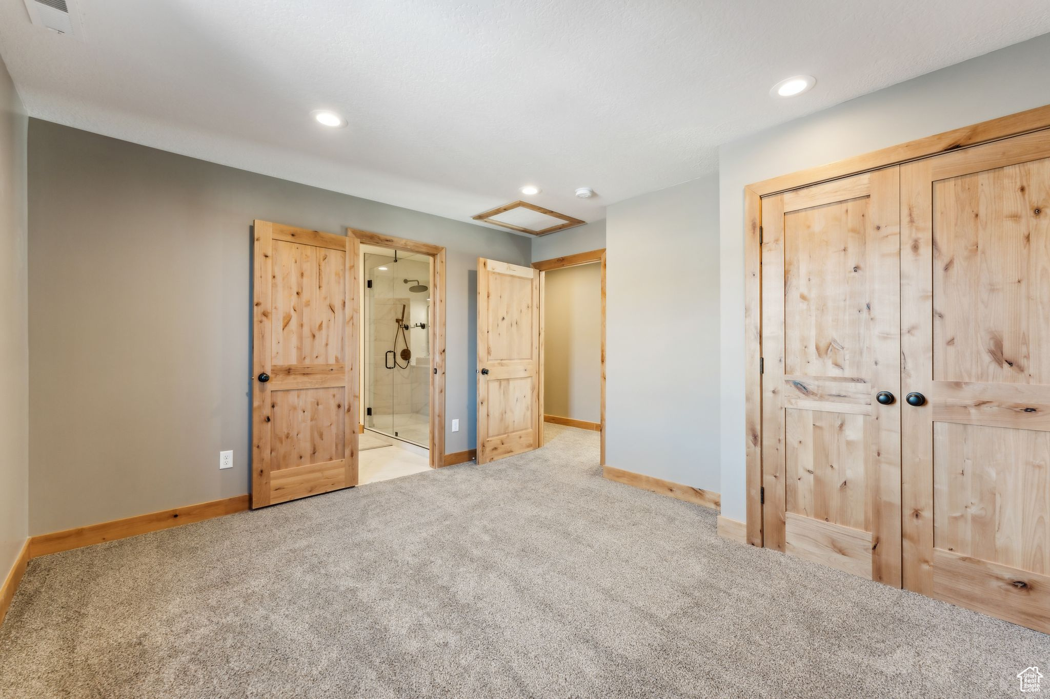 HIDDEN HOLLOW ESTATE - Residential