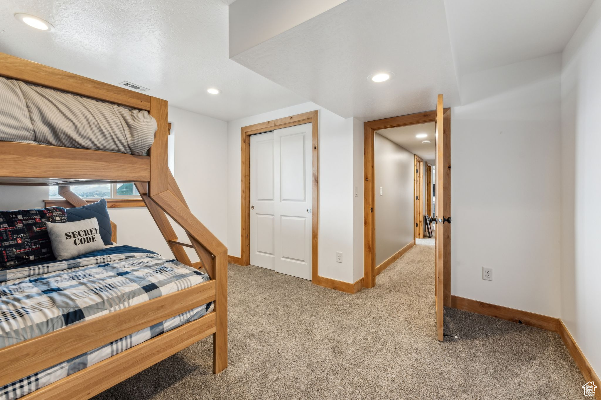 HIDDEN HOLLOW ESTATE - Residential