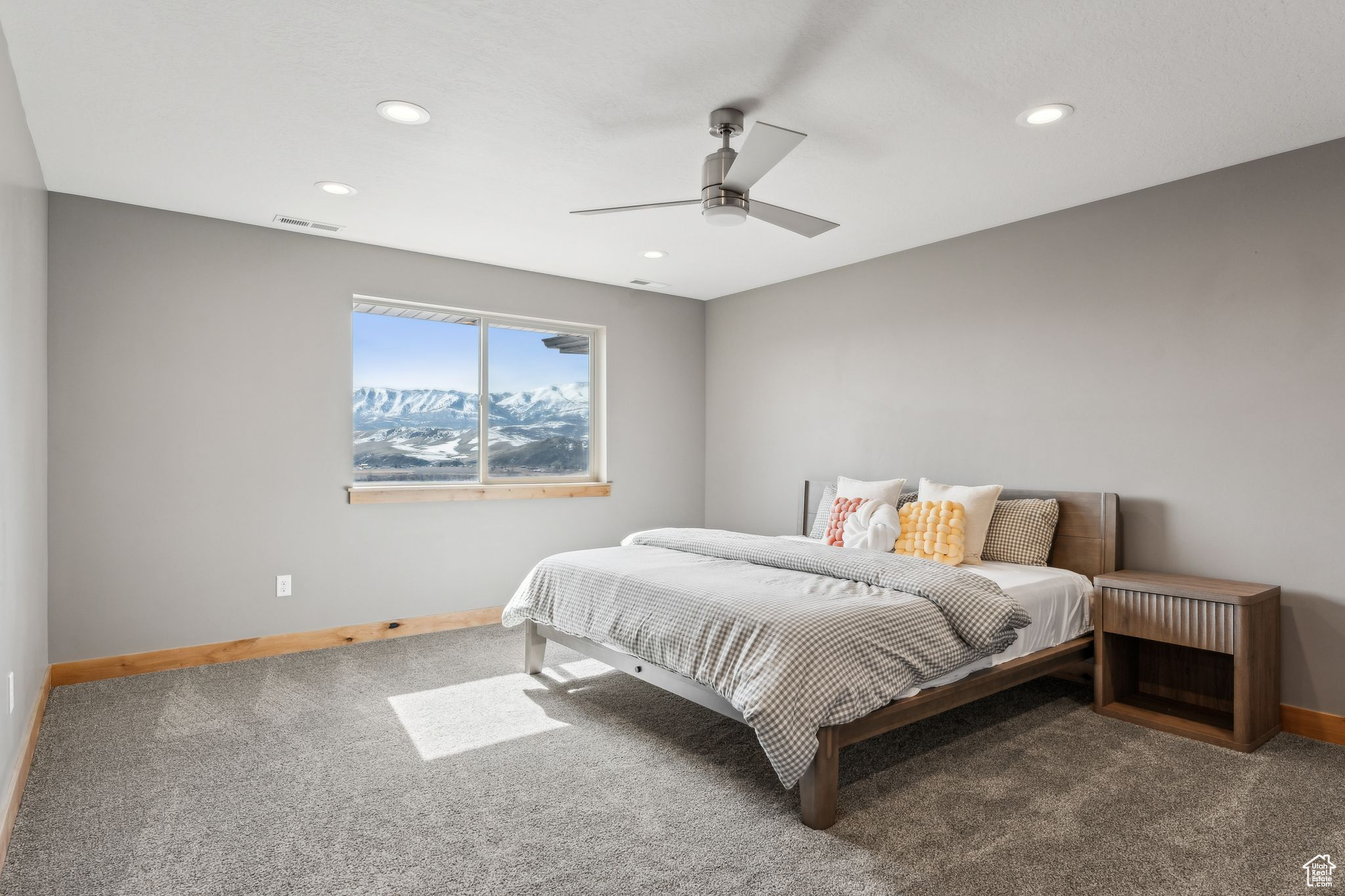 HIDDEN HOLLOW ESTATE - Residential