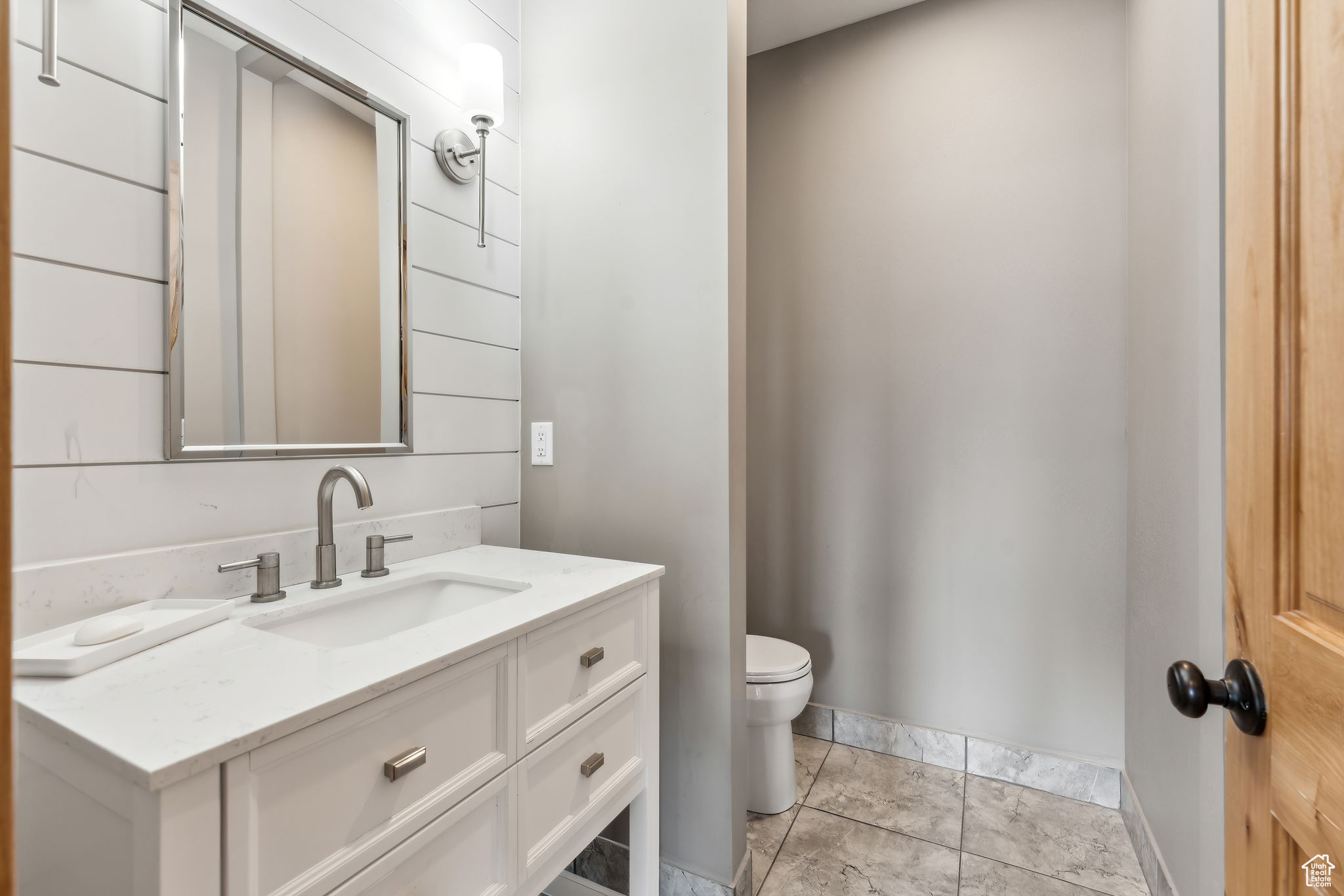 HIDDEN HOLLOW ESTATE - Residential