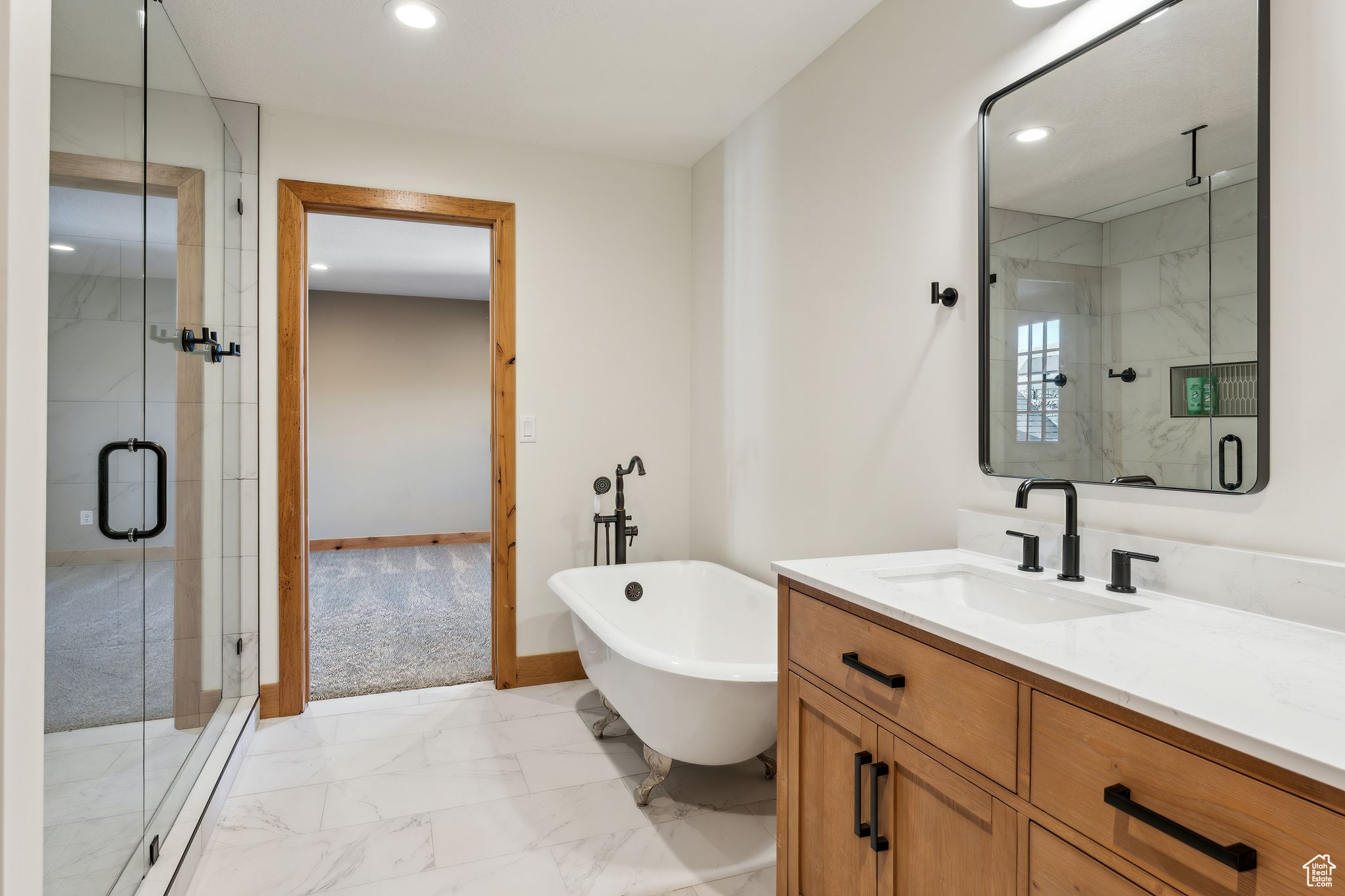 HIDDEN HOLLOW ESTATE - Residential