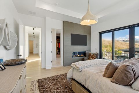 Tiny photo for 4854 N SOLEGGIATO CIR E, Lehi, UT 84043 (MLS # 2154791)