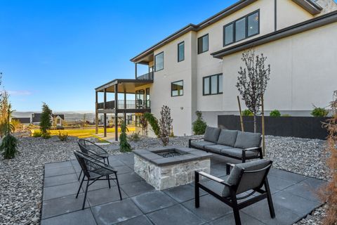 Tiny photo for 4854 N SOLEGGIATO CIR E, Lehi, UT 84043 (MLS # 2154791)