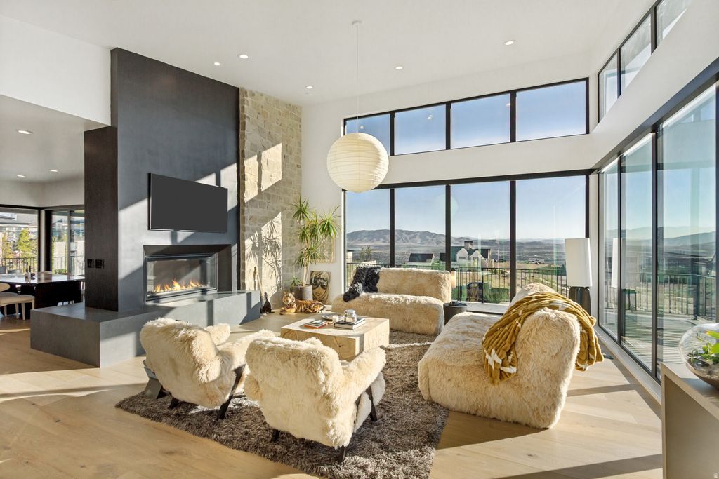 Photo of 4854 N SOLEGGIATO CIR E, Lehi, UT 84043 (MLS # 2154791)