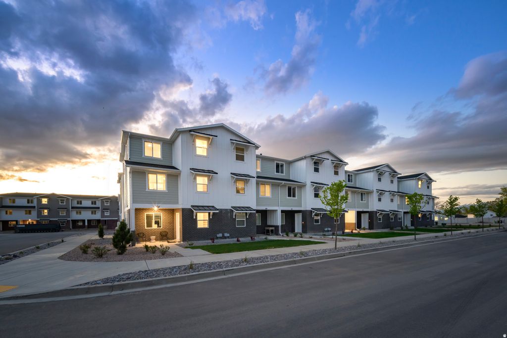 Photo of 694 EMPRESS ST W #18, Santaquin, UT 84655 (MLS # 2134472)