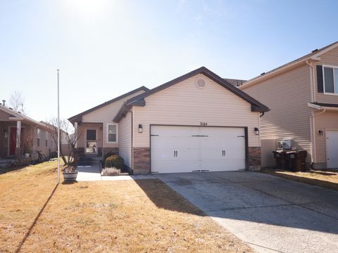 Photo of 2164 E REVERE WAY, Eagle Mountain, UT 84005 (MLS # 2137441)