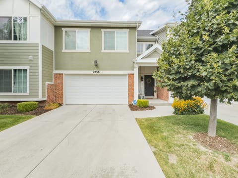 Townhouse For Sale - 9256 S Ashbourne Dr #155<br/> Sandy, UT 84094