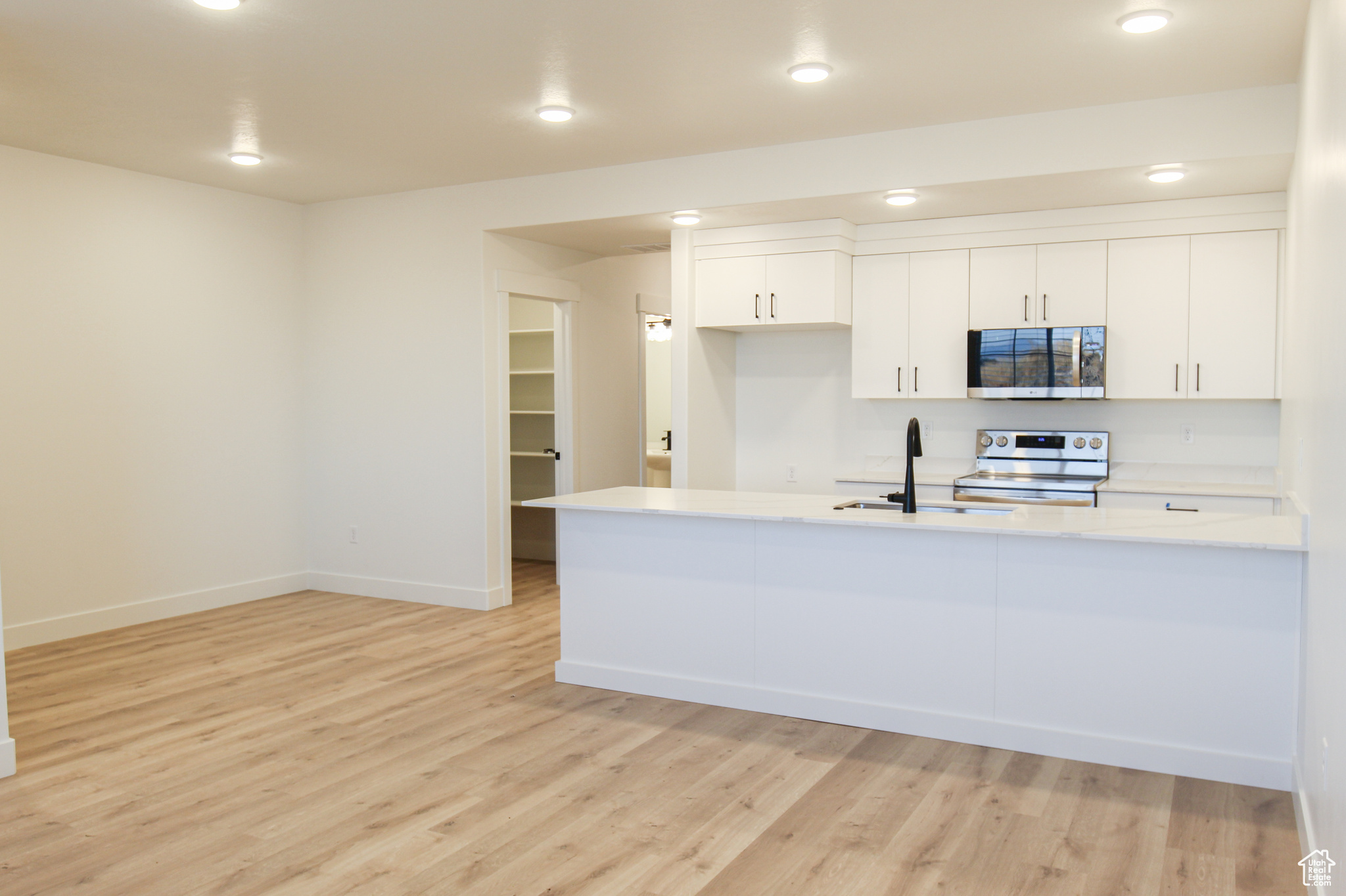 GOLDEN FOREST - Residential