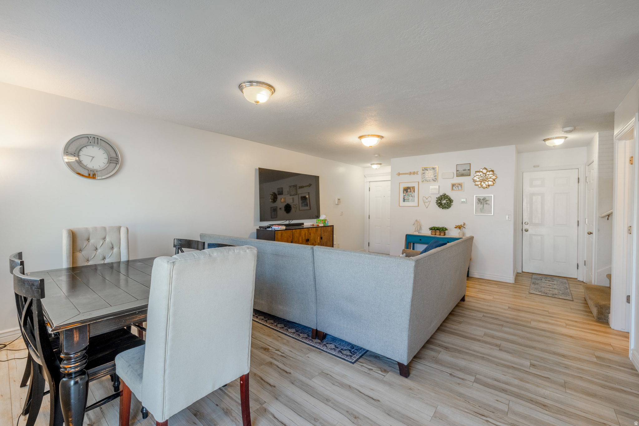 SARATOGA CHASE - Residential