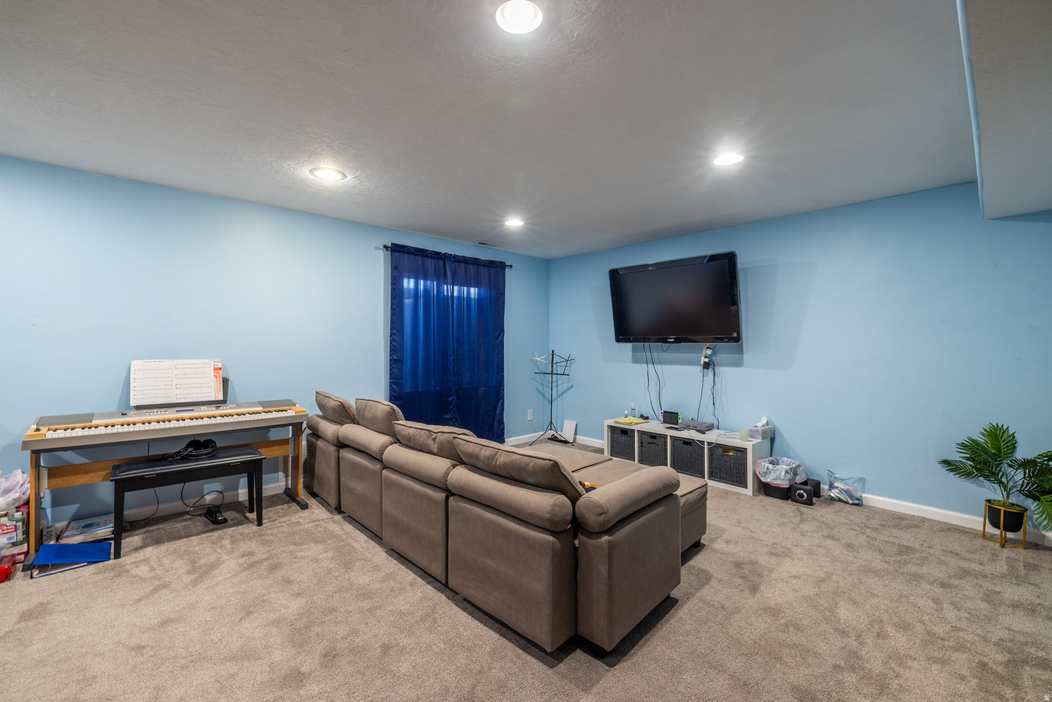 SARATOGA CHASE - Residential