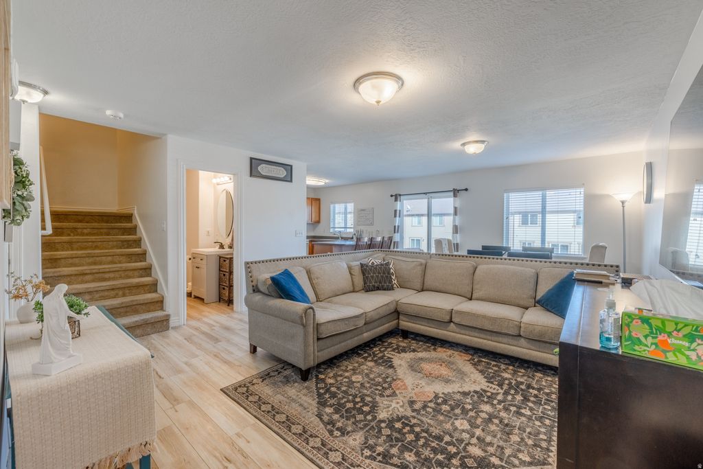 Photo of 1986 N BELMONT DR, Saratoga Springs, UT 84045 (MLS # 2143062)