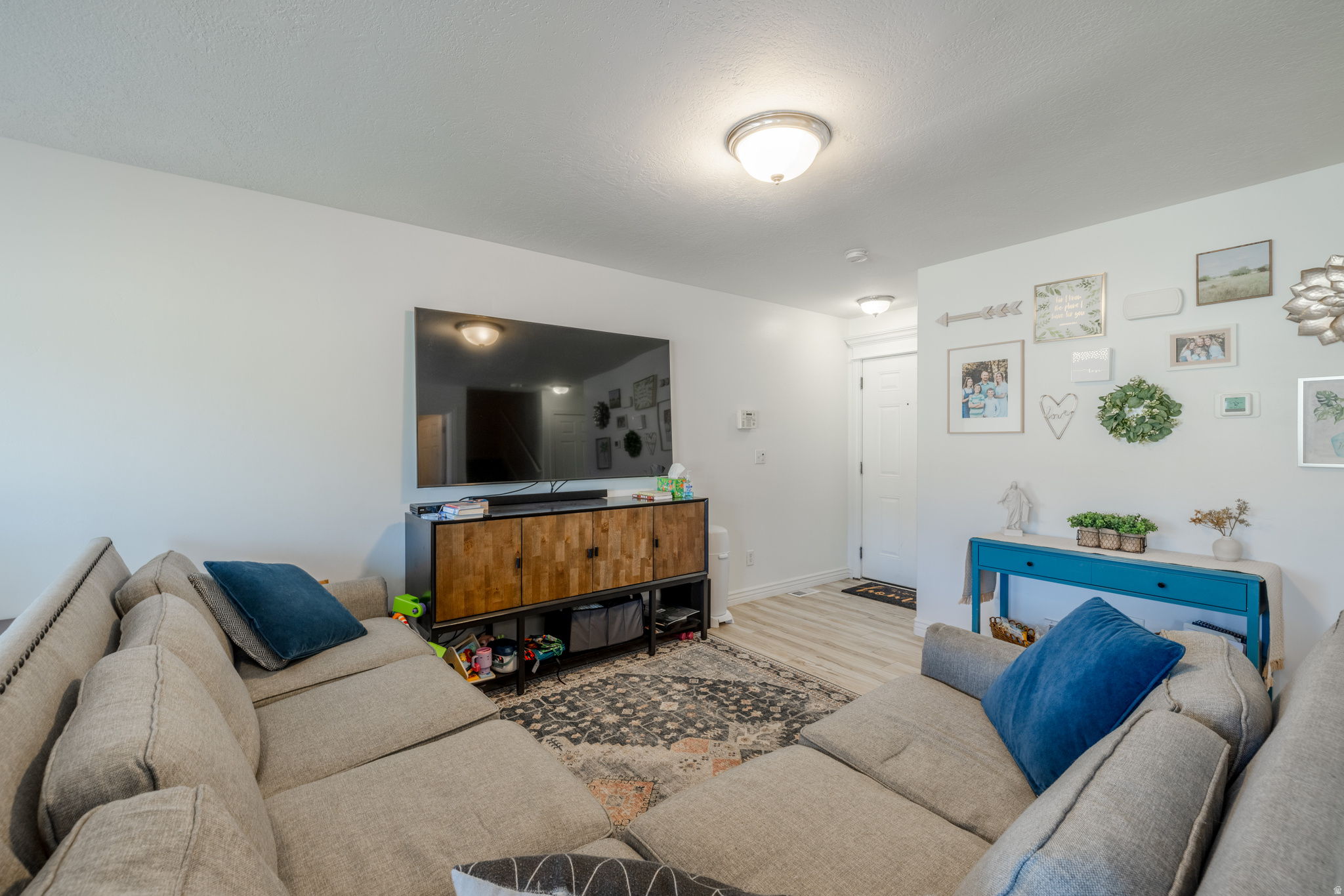 SARATOGA CHASE - Residential