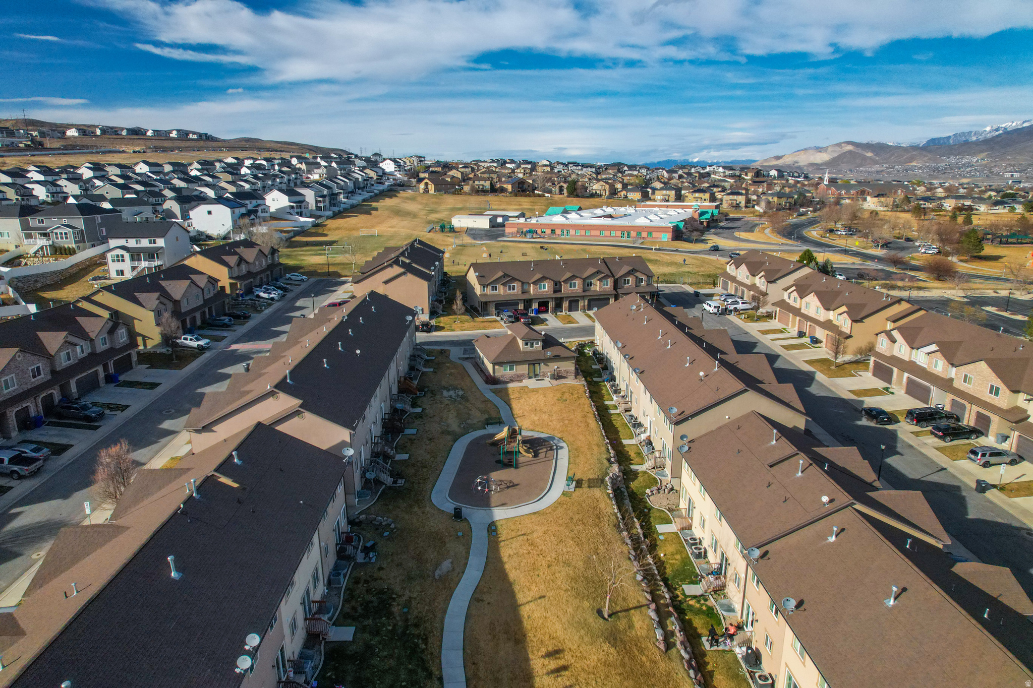 SARATOGA CHASE - Residential