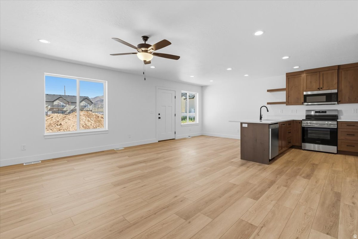 LOVELESS ESTATES - Residential