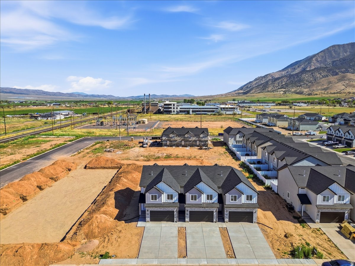 LOVELESS ESTATES - Residential