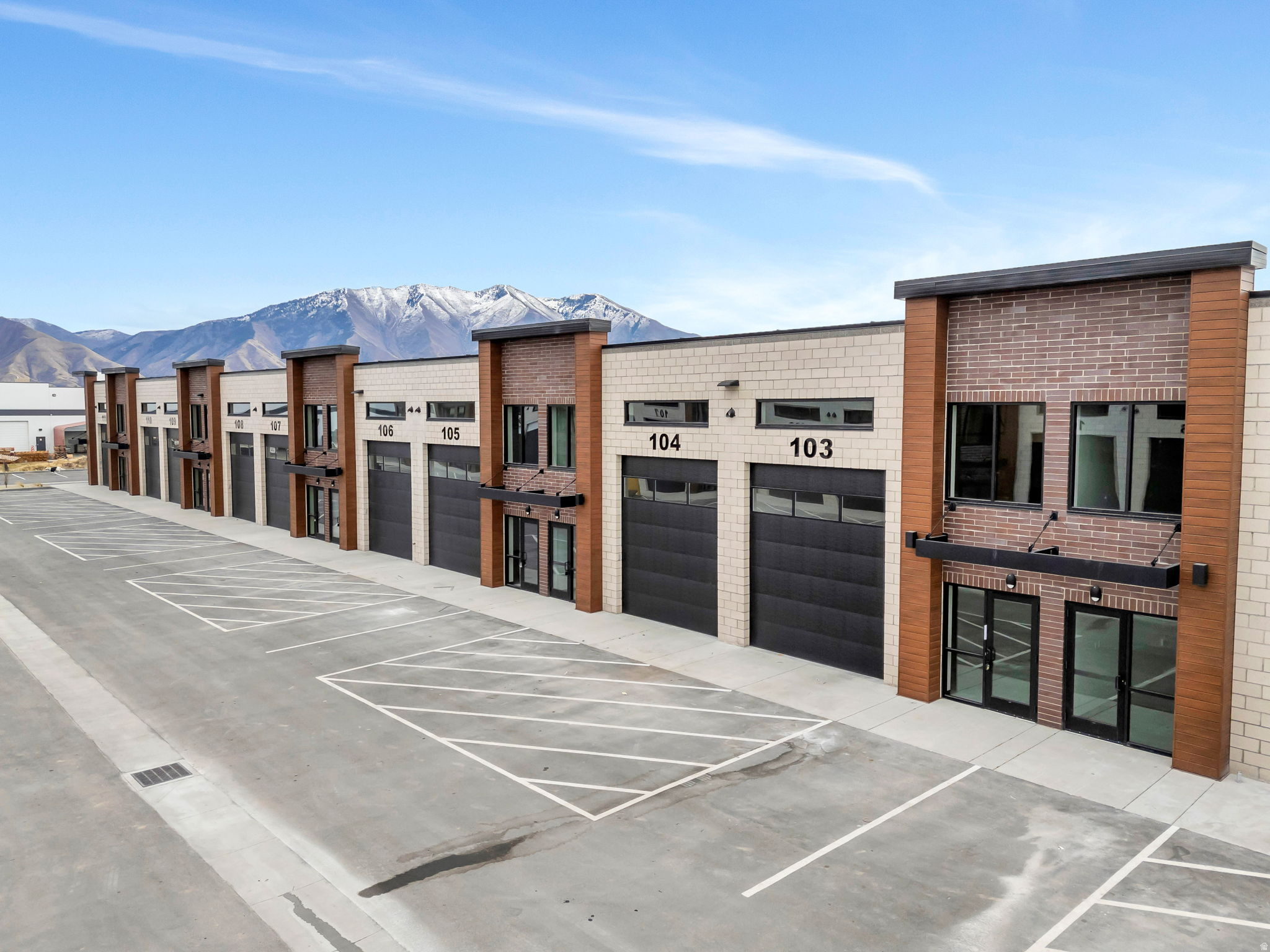 THE LANDING - Commercial Sale