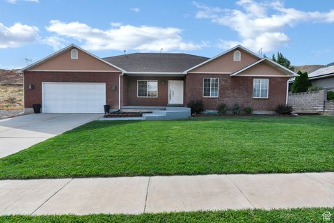 Photo of 893 N INDIAN HILLS DR, Richfield, UT 84701 (MLS # 2101162)