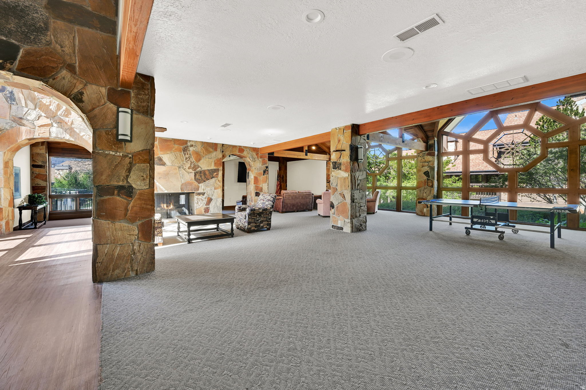 WOLF LODGE - Residential