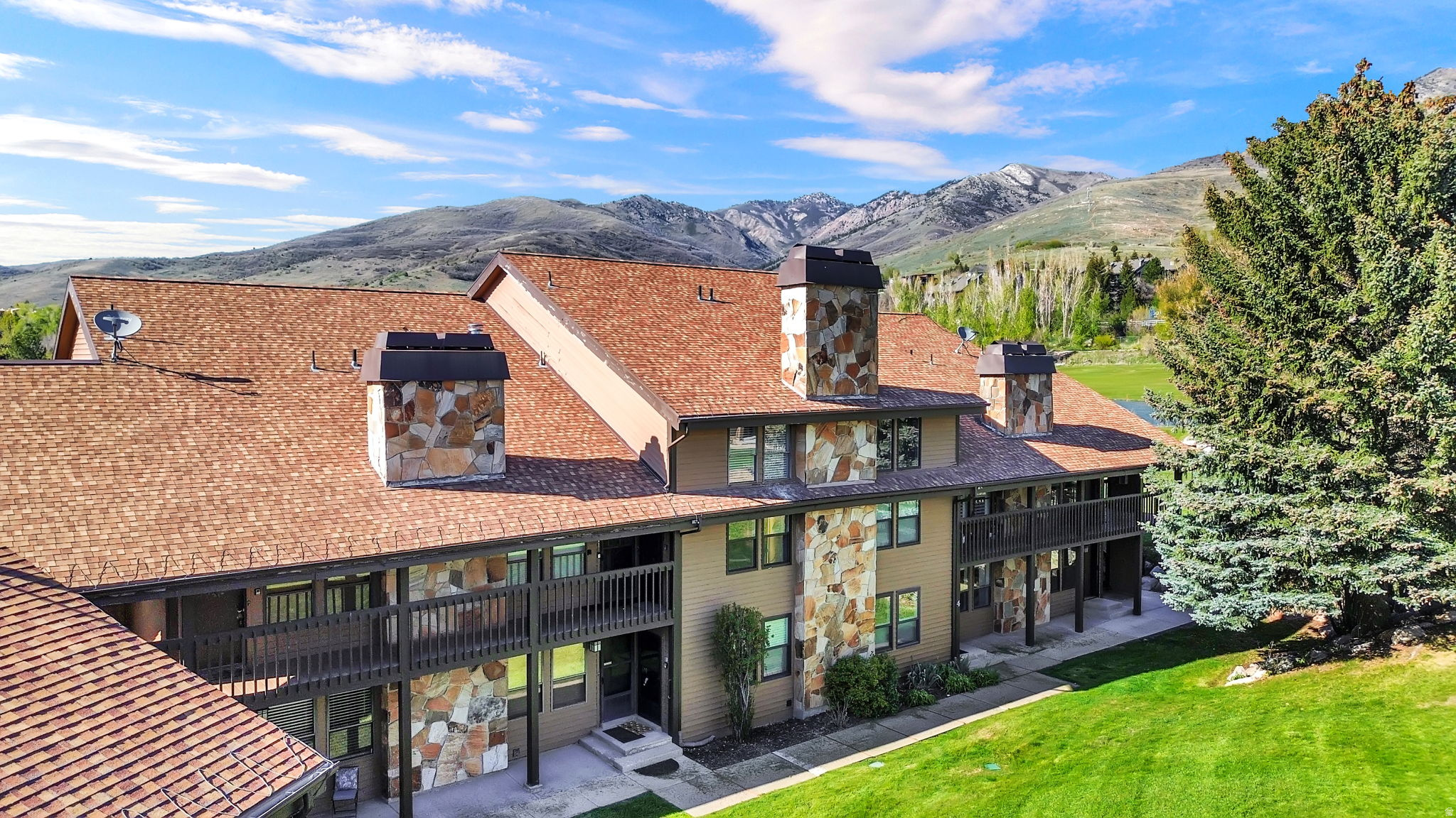 WOLF LODGE - Residential