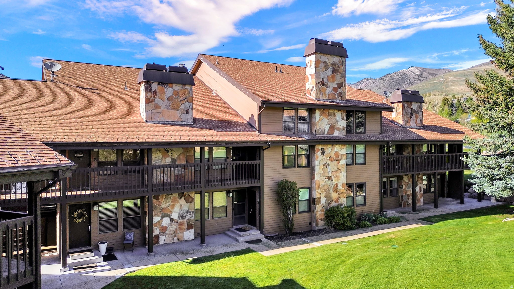 WOLF LODGE - Residential