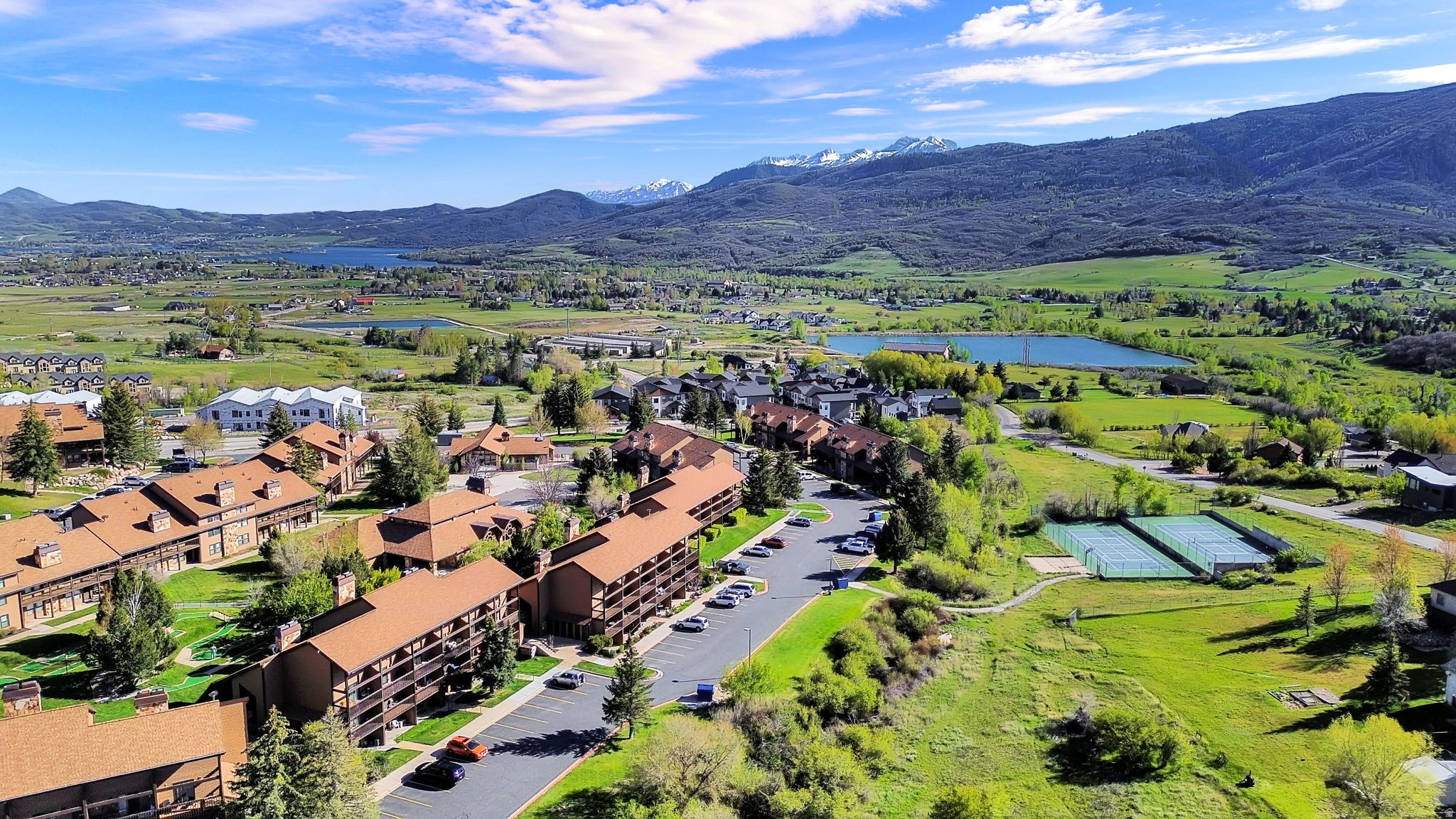 WOLF LODGE - Residential