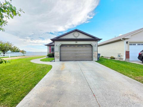 Photo of 709 N SKIPTON DR, North Salt Lake, UT 84054 (MLS # 2172886)