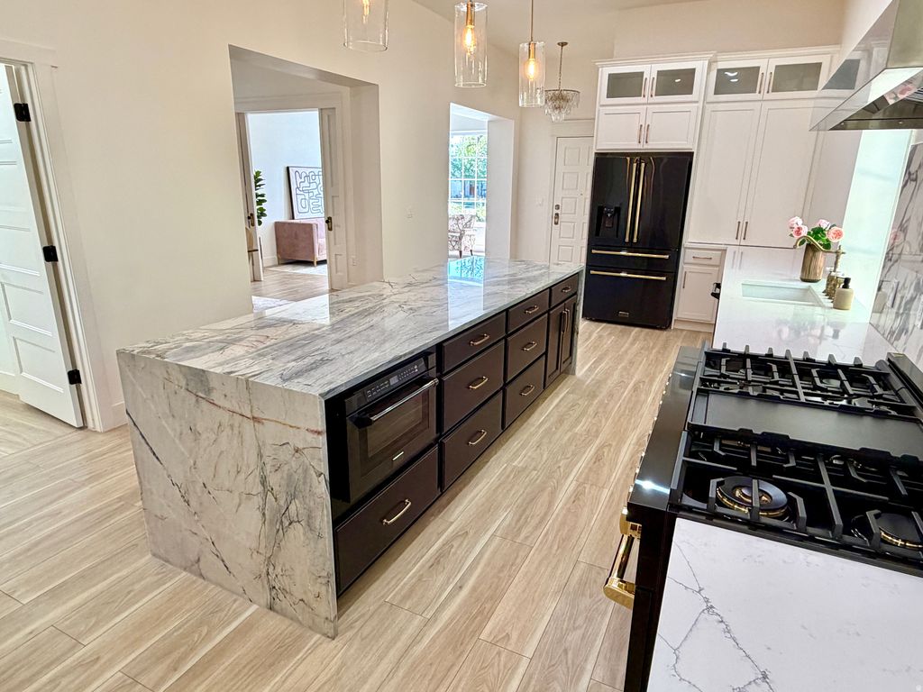 Photo of 633 E 300 S, Salt Lake City, UT 84102 (MLS # 2154153)