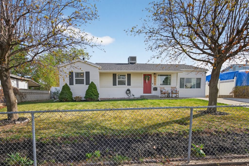 Photo of 4375 W 5135 S, Kearns, UT 84118 (MLS # 2149284)