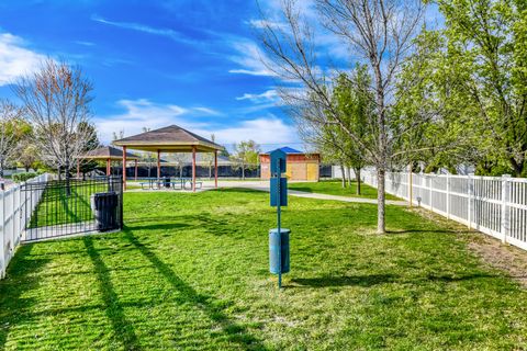 Tiny photo for 1114 N SHEPARD CREEK PKWY #10, Farmington, UT 84025 (MLS # 2147251)