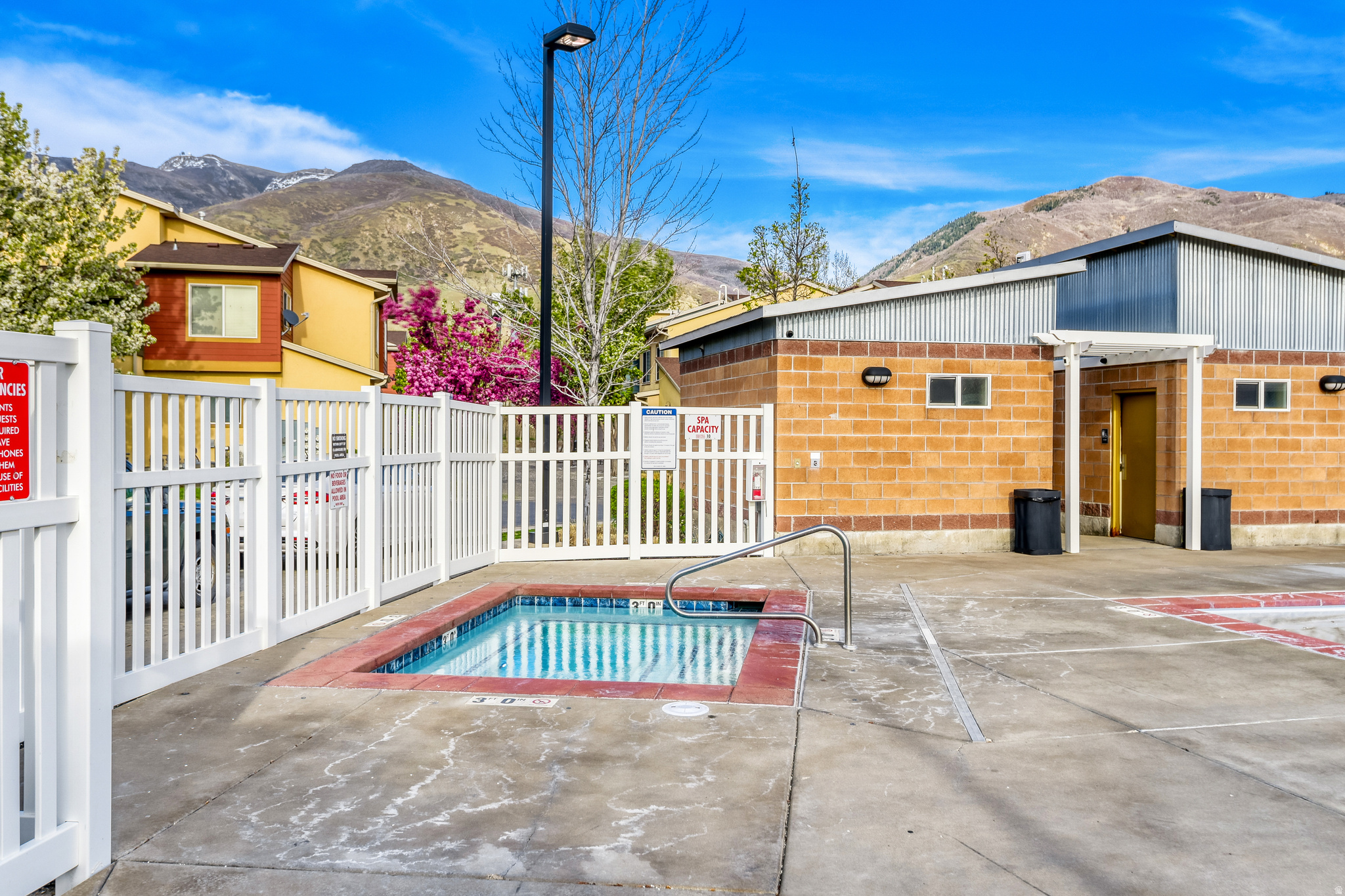 FARMINGTON CROSSING - Residential