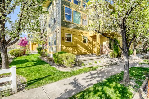 Photo of 1114 N SHEPARD CREEK PKWY #10, Farmington, UT 84025 (MLS # 2147251)