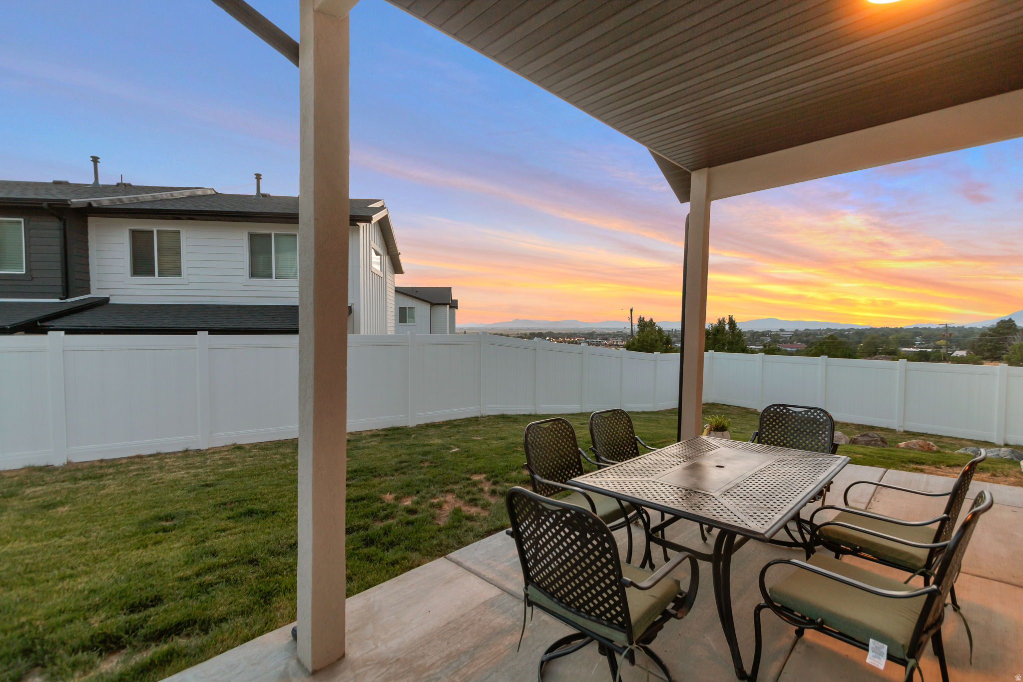 PERRY CANYON - Residential