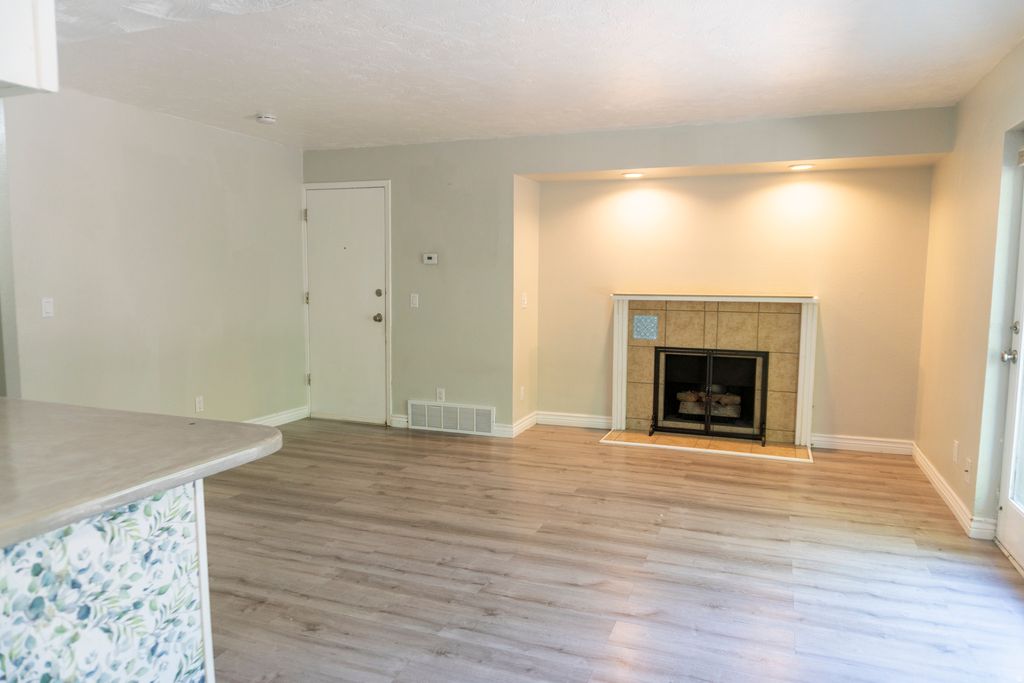 Photo of 436 CREEKSIDE CIR #B, Murray, UT 84107 (MLS # 2157129)