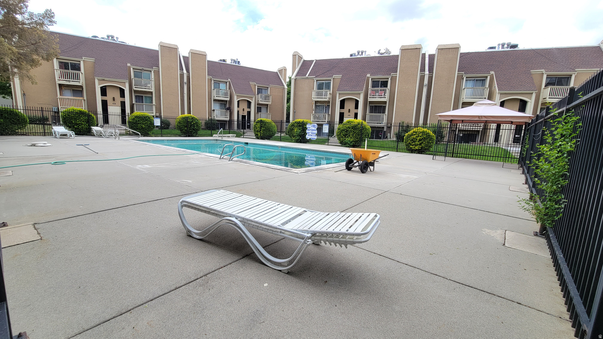 WILLOWBROOK - Residential