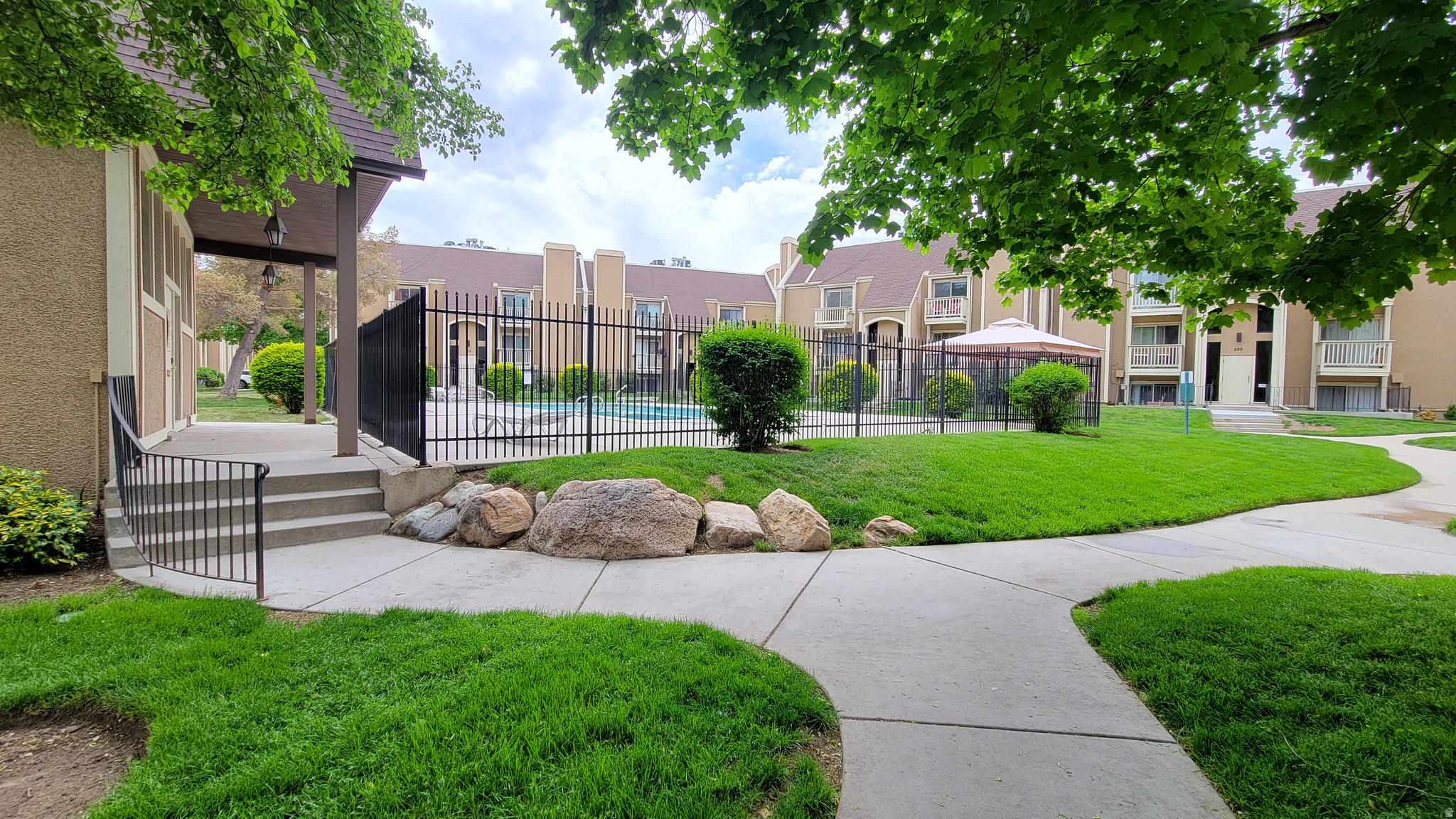 WILLOWBROOK - Residential
