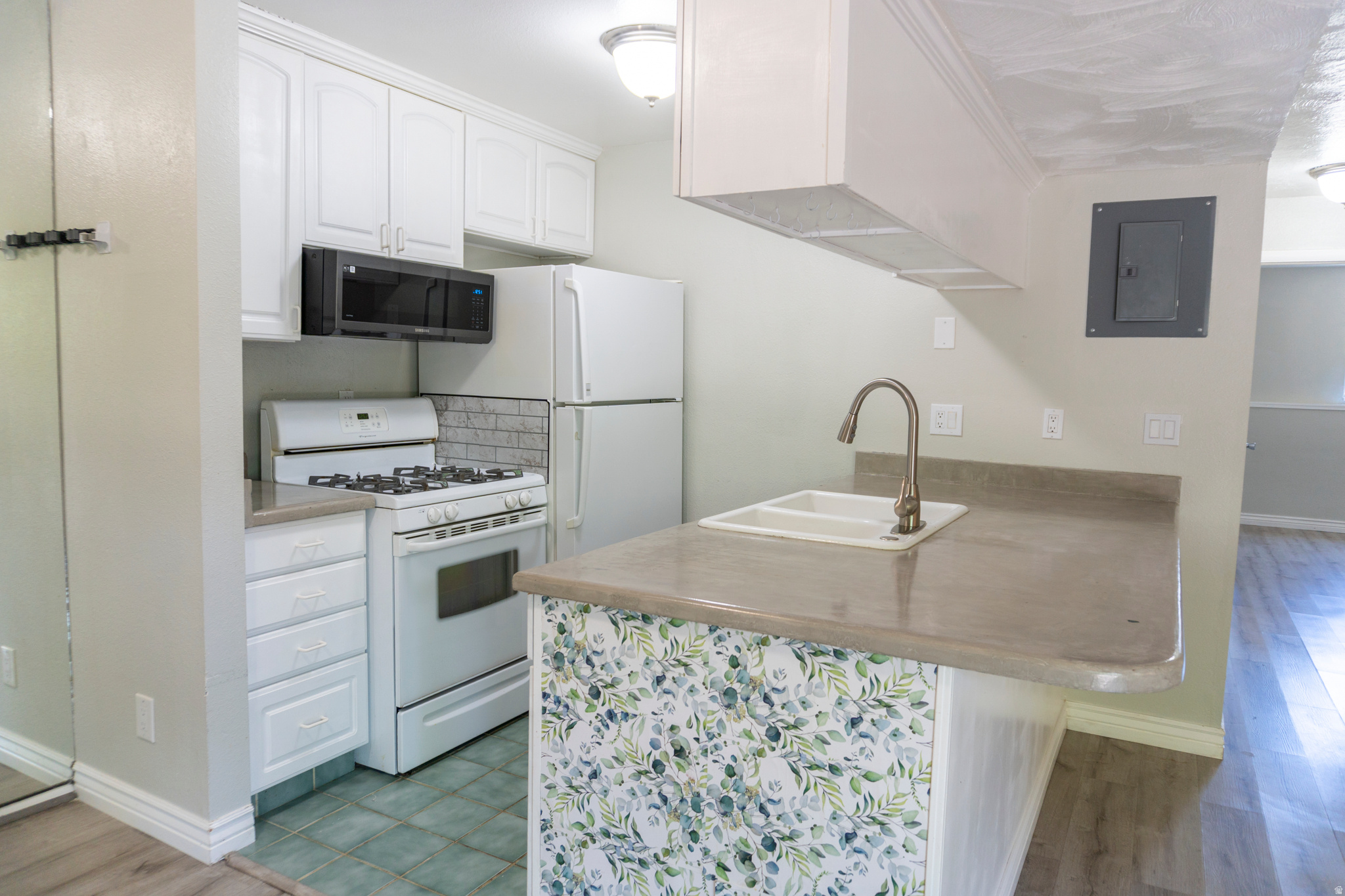 WILLOWBROOK - Residential