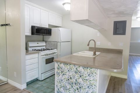 Tiny photo for 436 CREEKSIDE CIR #B, Murray, UT 84107 (MLS # 2157129)