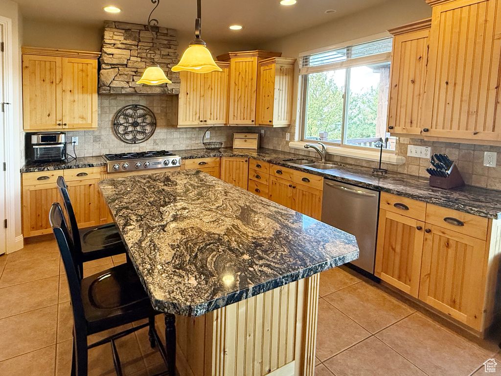 Photo of 1807 STANDING OAK DR, Draper, UT 84020 (MLS # 2119029)