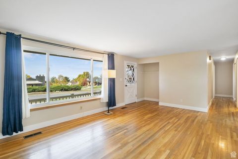 Tiny photo for 538 N 750 E, Bountiful, UT 84010 (MLS # 2117896)