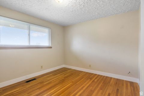 Tiny photo for 538 N 750 E, Bountiful, UT 84010 (MLS # 2117896)