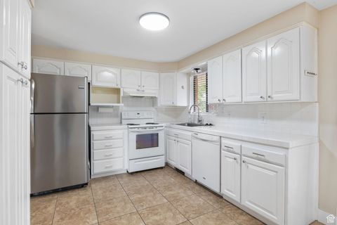 Tiny photo for 538 N 750 E, Bountiful, UT 84010 (MLS # 2117896)
