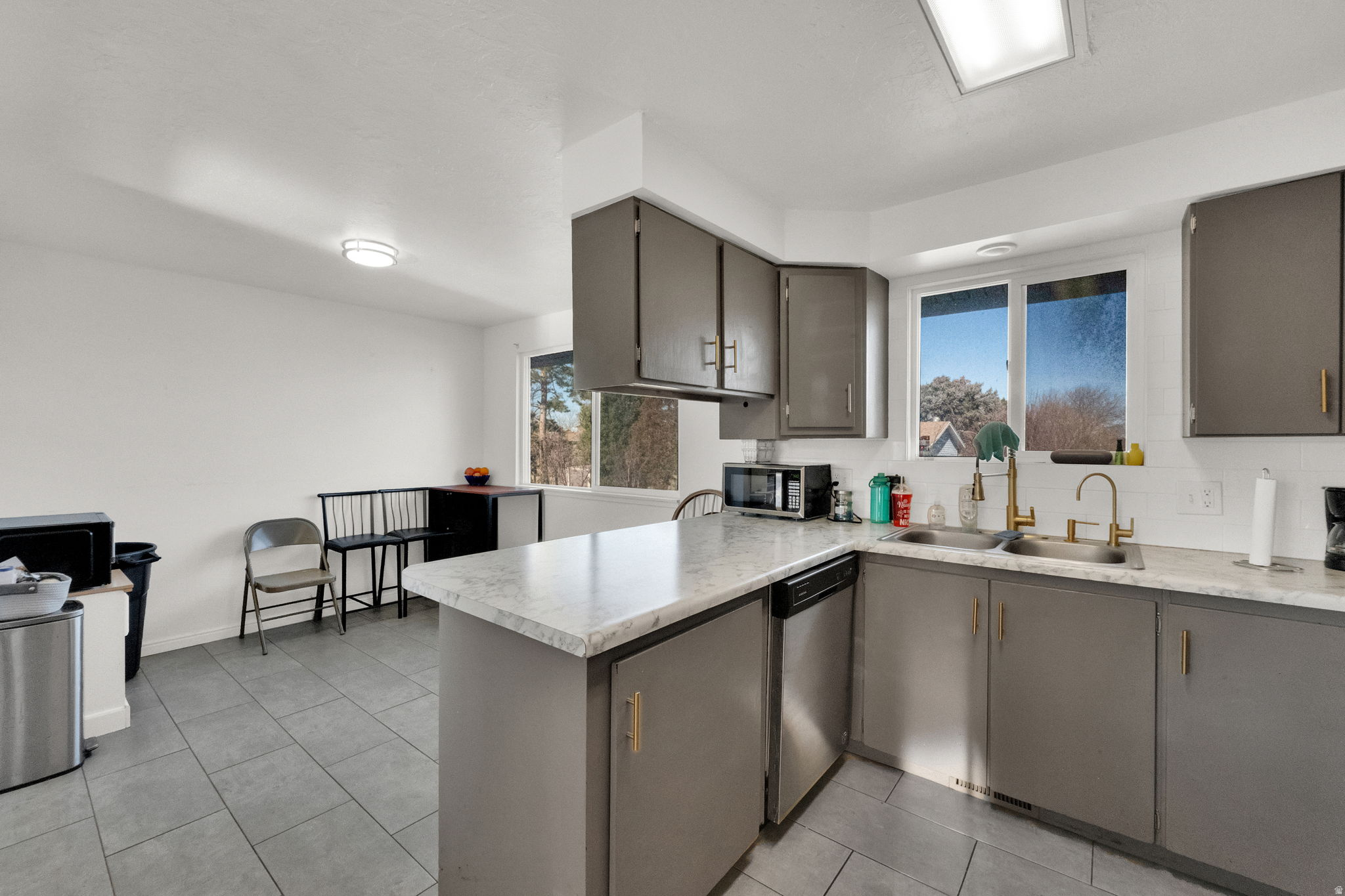 WOODLEDGE SUB #5 - Residential