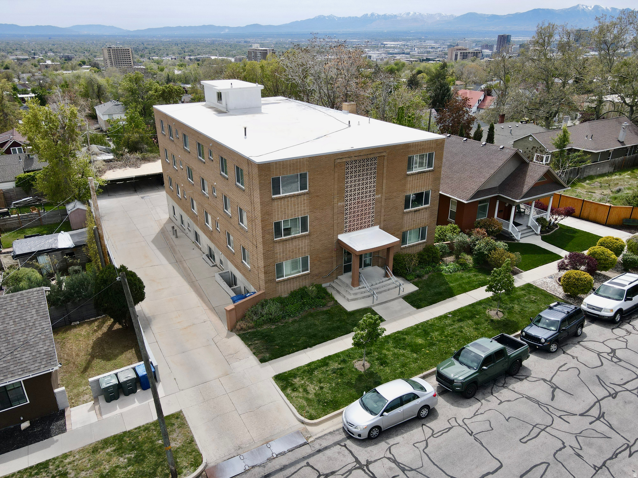 ROYAL CREST - Residential