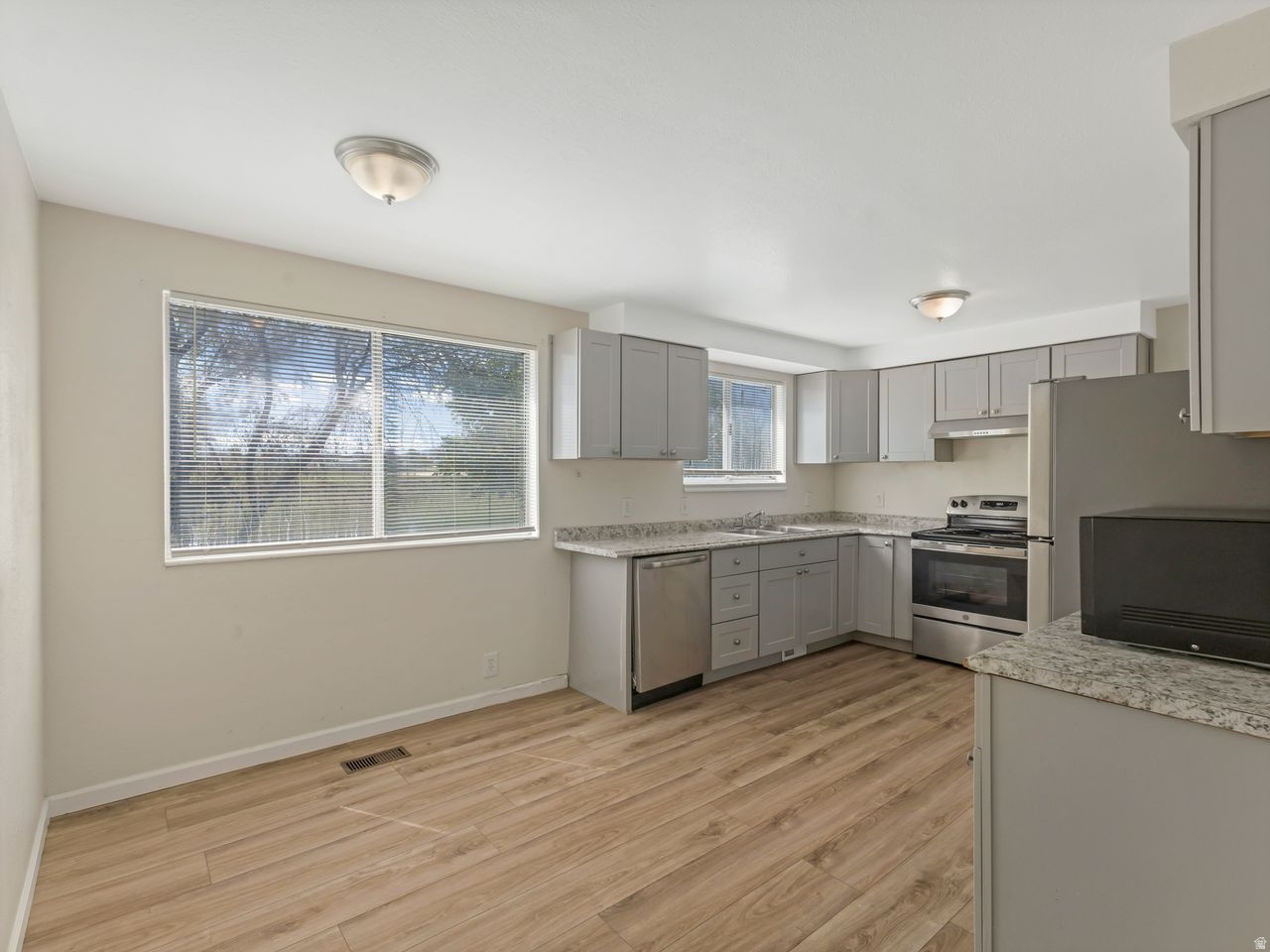 INDIAN VILLAGE - Residential