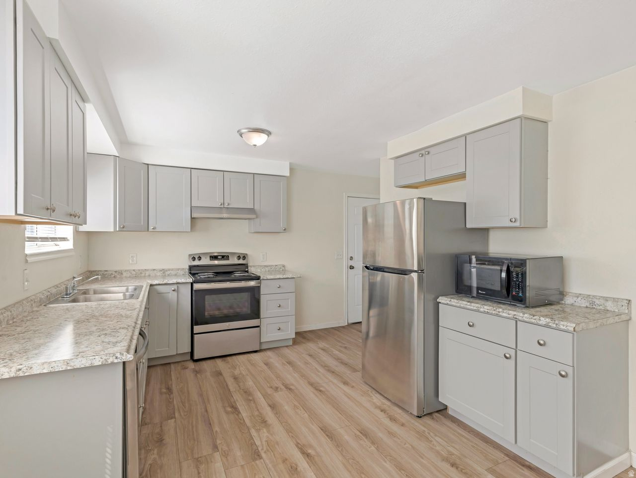 INDIAN VILLAGE - Residential