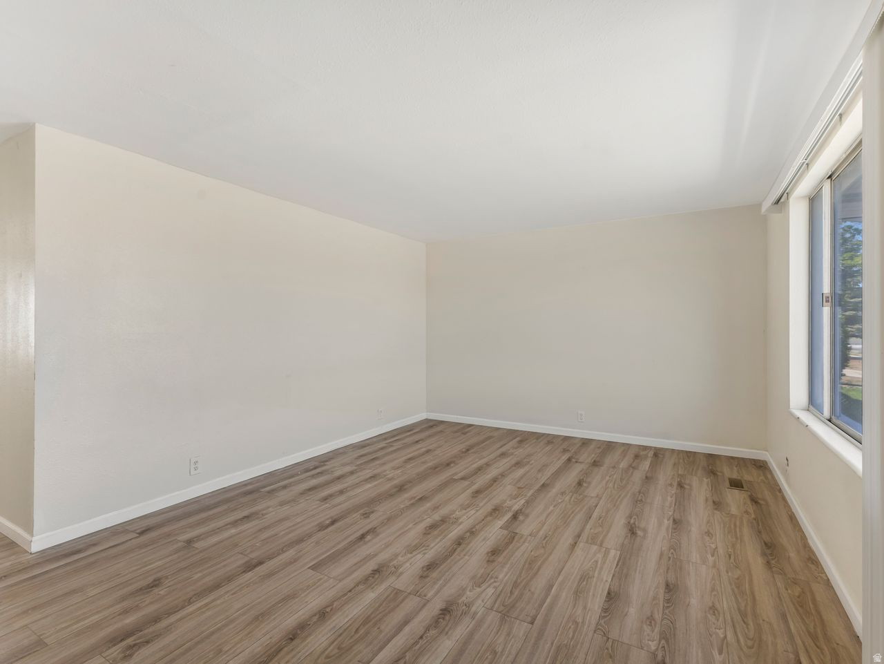 INDIAN VILLAGE - Residential