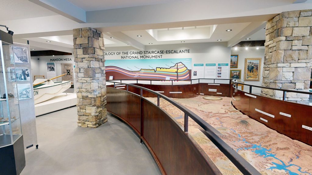 Photo of 6 N LAKE POWELL BLVD, Page, AZ 86040 (MLS # 2134260)