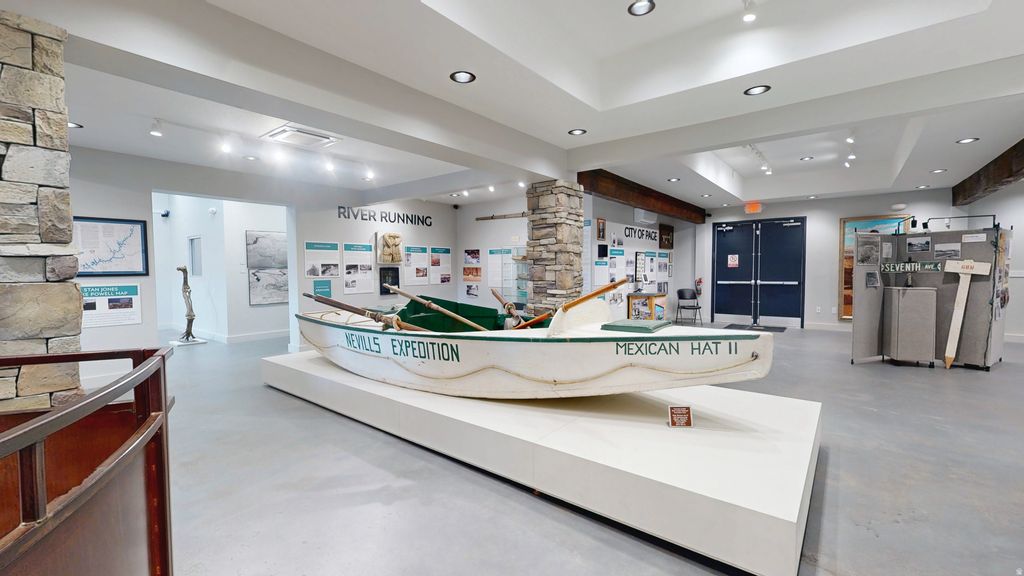 Photo of 6 N LAKE POWELL BLVD, Page, AZ 86040 (MLS # 2134260)