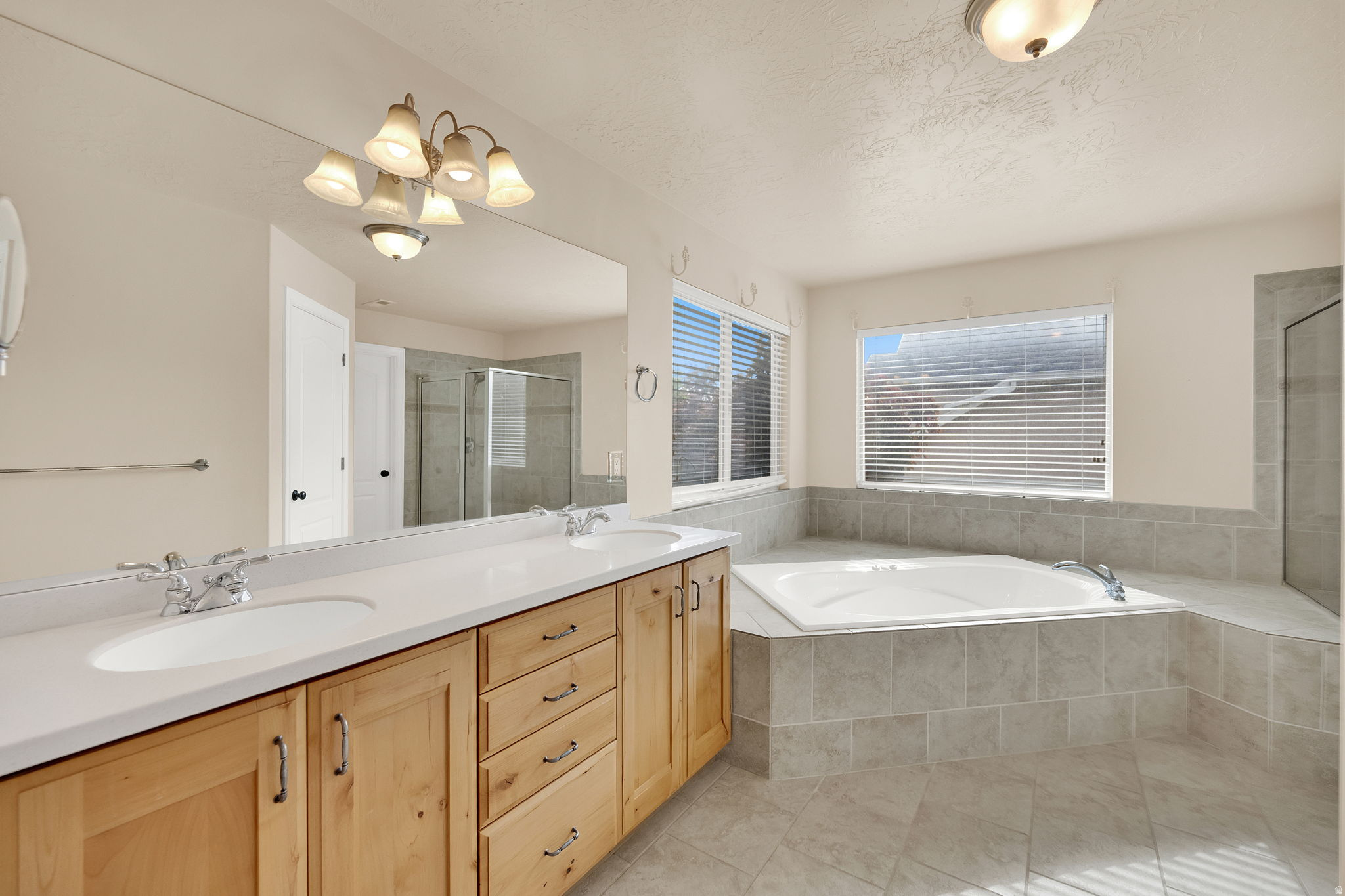 MIDAS CREEK - Residential