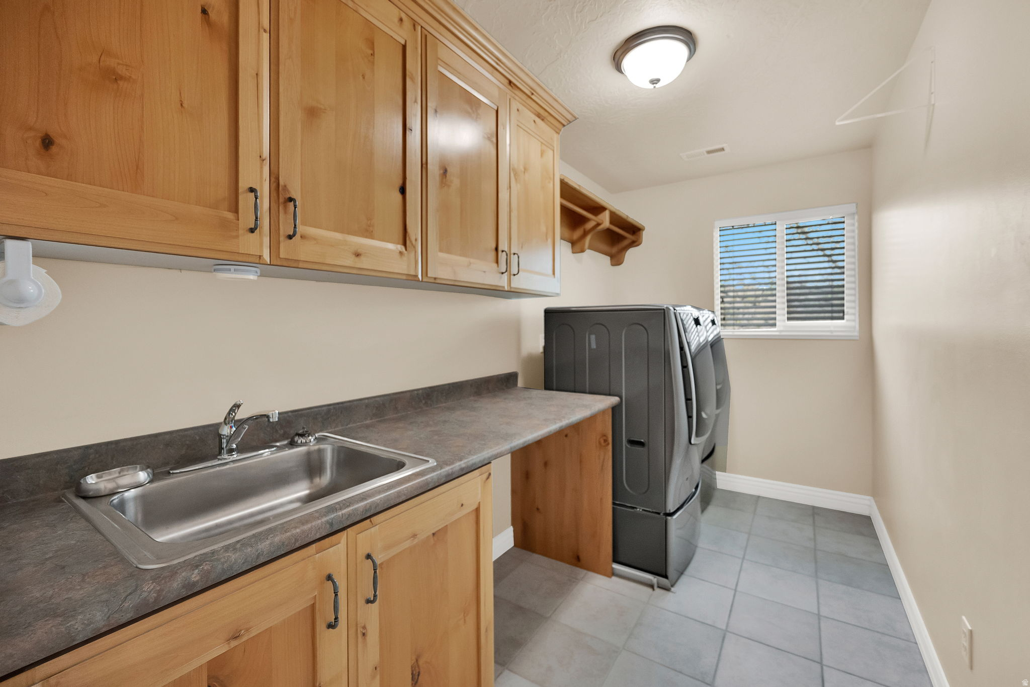 MIDAS CREEK - Residential